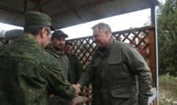 Игорь Бабушкин встретился с мобилизованными астраханцами в Чеченской Республике