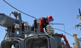 Астраханские энергетики ремонтируют подстанции для бесперебойной подачи электроэнергии