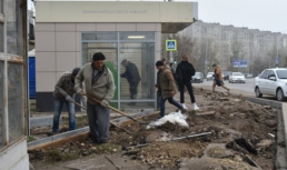 В Астрахани благоустроят 45 остановок