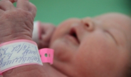 Первой новорожденной 2023 года в Астрахани стала девочка
