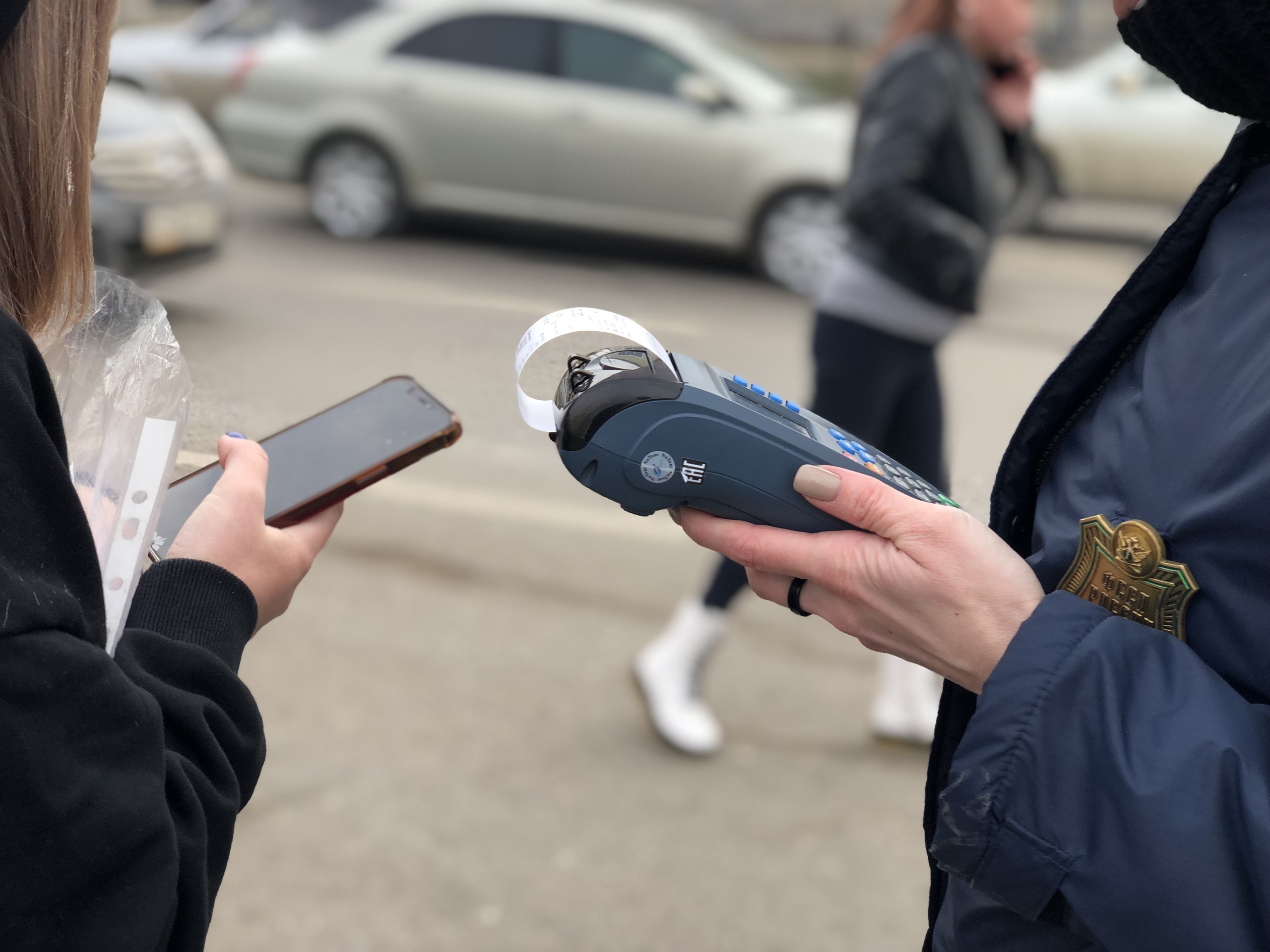 В Астрахани водители-должники остались без автомобиля и мобильных телефонов