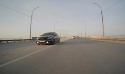 Астраханца оштрафовали за скоростную езду по выделенной полосе на Новом мосту