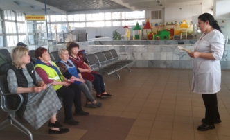 Посетителям железнодорожного вокзала Астрахани рассказали о профилактике сердечно-сосудистых заболеваний