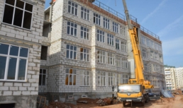 Летом завершится строительство школы в Военном городке