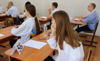 Астраханские школьники досрочно сдали экзамен по профильной математике