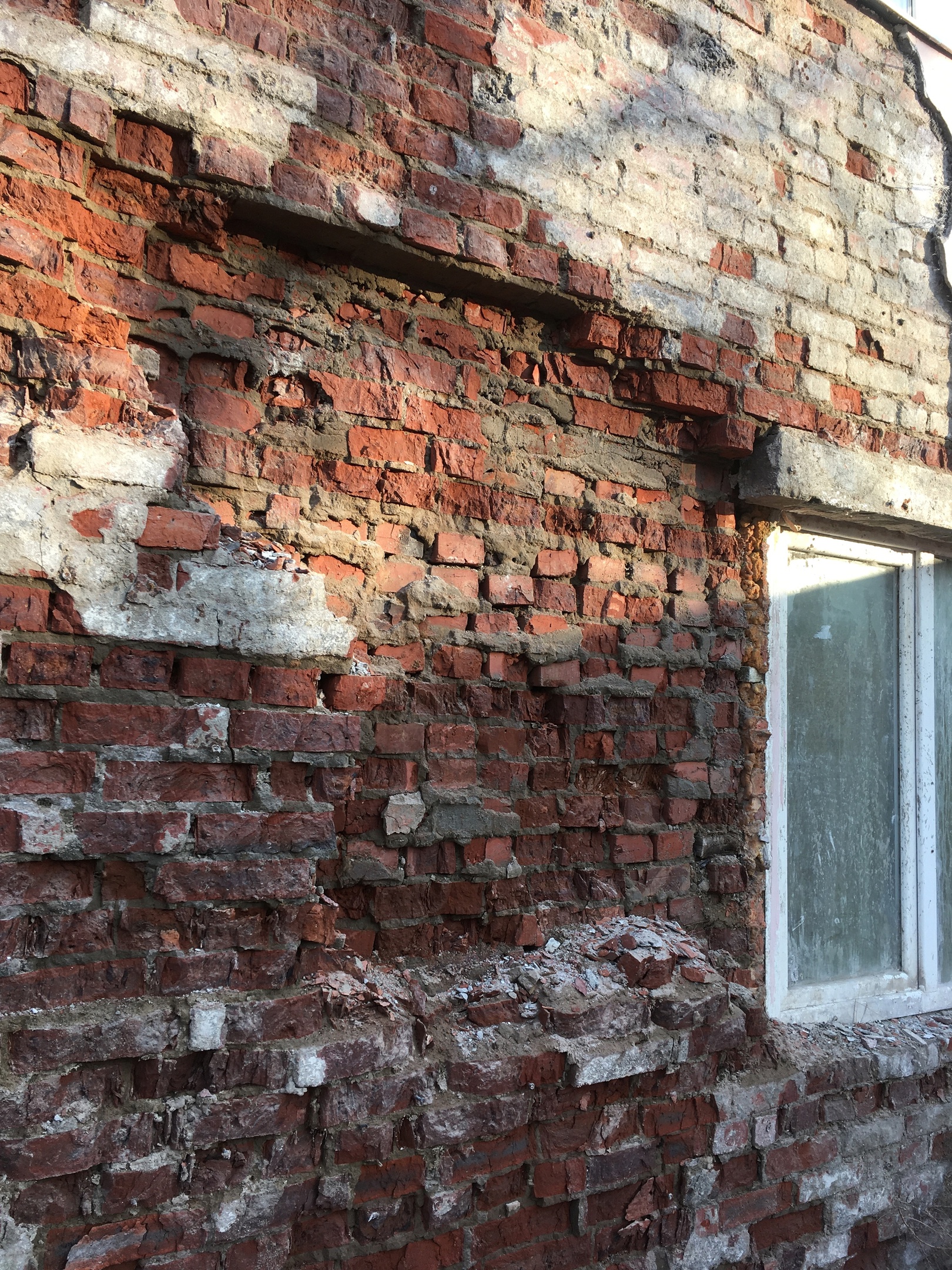 В Астрахани аварийный дом расселили после вмешательства прокуратуры