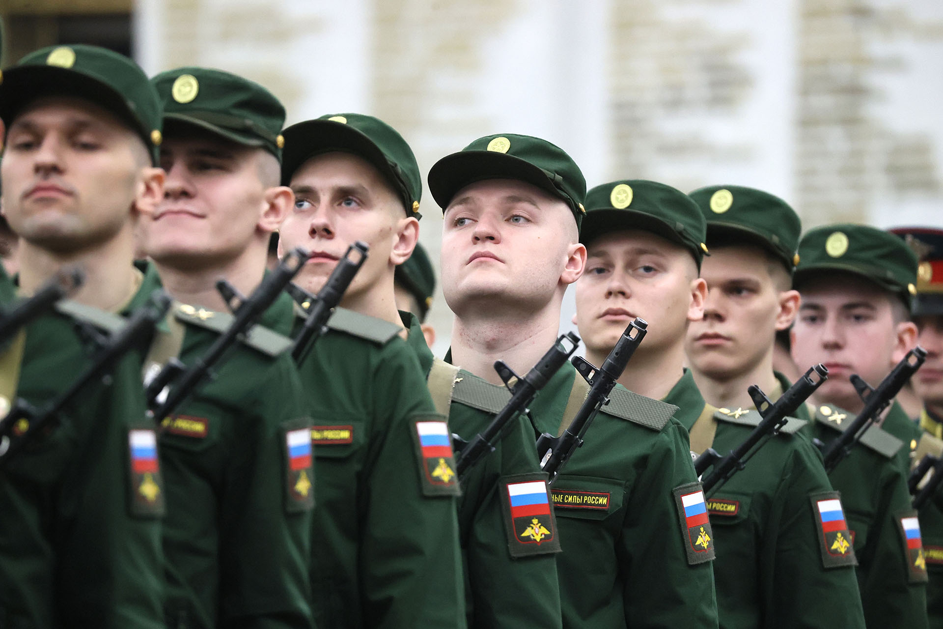 Астраханские призывники будут проходить срочную службу в трёх военных  округах