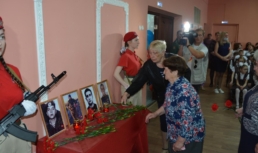 В Астрахани открылась парта Героев