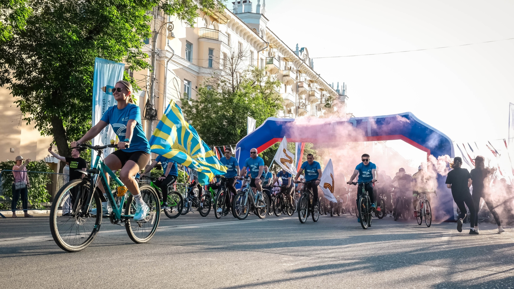 Велопарад псков. Велопарад. Тюмень велопарад. Тульский велопарад.