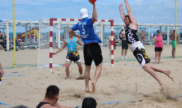 Астраханцы приняли участие в Чемпионате России по пляжному гандболу