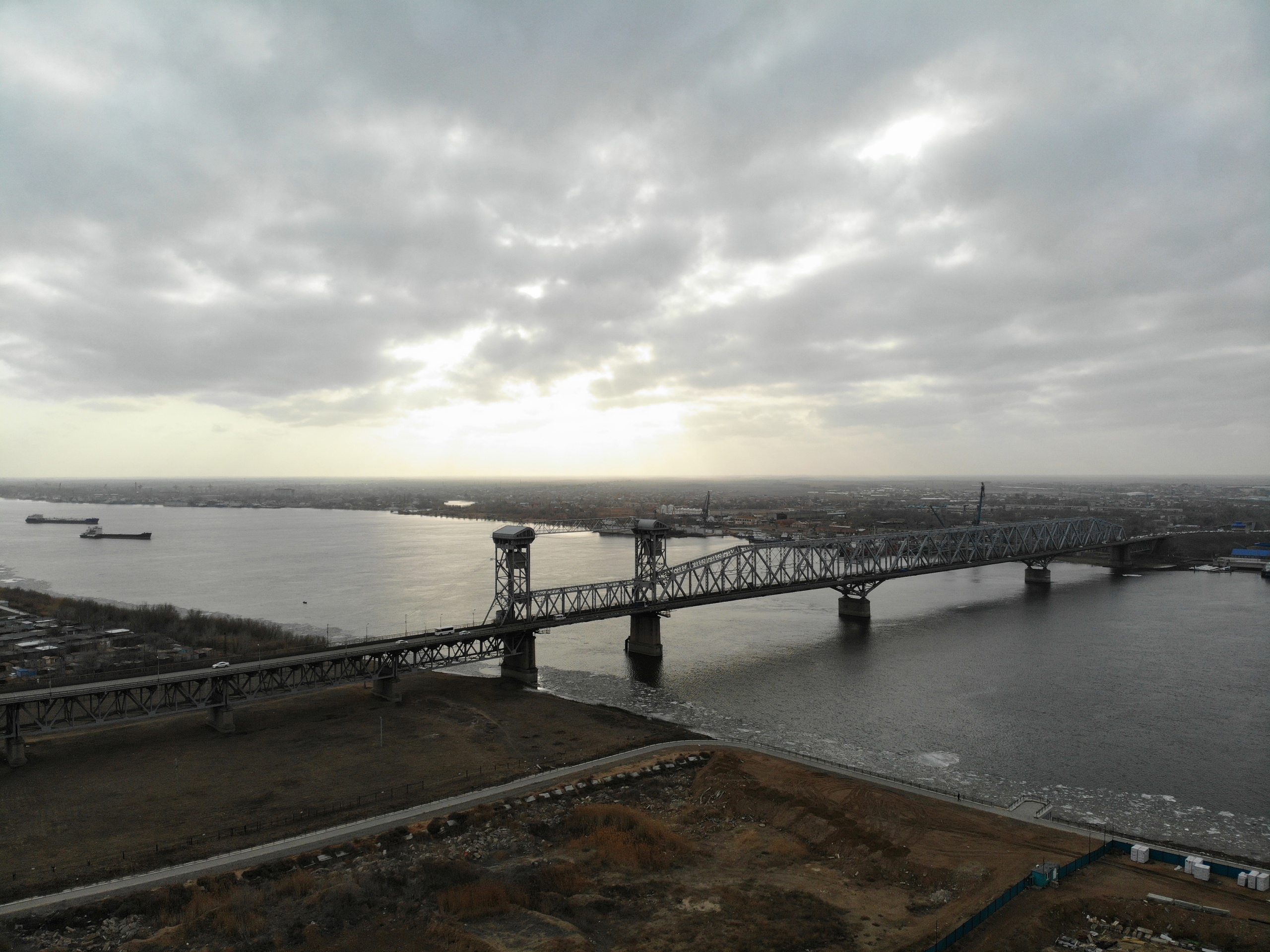 Старый мост в Астрахани разведут 30 апреля