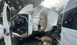 В Астрахани маршрутка с пассажирами врезалась в грузовую ГАЗель
