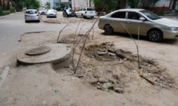 Родители погибшего бойца СВО попросили отремонтировать дорогу в Астрахани