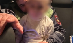 В Астраханской области на трассе нашли 3‑летнего ребенка