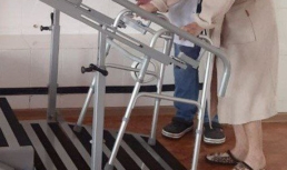В Астрахани врачи помогли пенсионерке встать на ноги