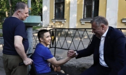Игорь Бабушкин навестил бойца СВО, который проходит лечение в Санкт-Петербурге