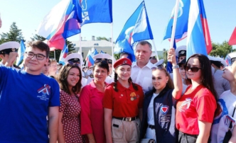 Игорь Бабушкин поздравил астраханцев с Днем защиты детей