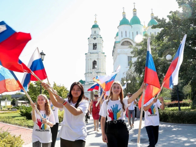 День России флаг (фото пресс-служба губа)