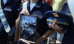 В Астраханской области простились с погибшим участником СВО