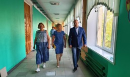 Глава города Олег Полумордвинов проверил астраханские школы
