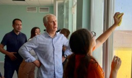 Волонтёры помогают ускорить строительство новой школы в Астраханской области