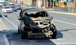 В Астрахани сгорел автомобиль такси