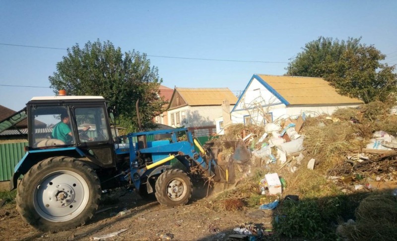 ликвидация мусора свалки (фото администрации Астрахани)