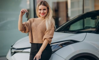 девушка автомобиль