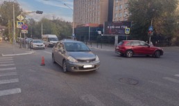 В центре Астрахани сбили двух подростков