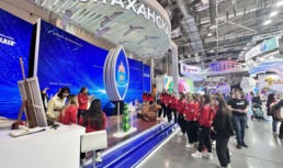 Астраханские гандболистки провели автограф-сессию в Москве