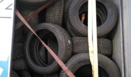 В Астраханскую область хотели провезти 30 тонн использованных шин