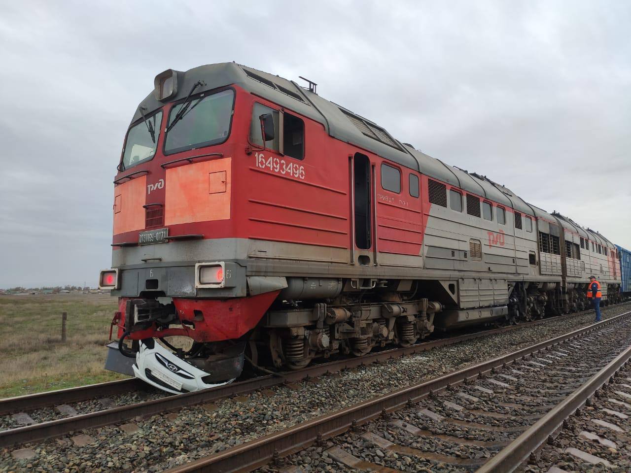 Стала известна причина столкновения поезда и автомобиля под Астраханью