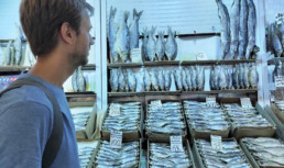 «Рыбка моей мечты»: голландец рассказал о рыбном рынке в Астрахани