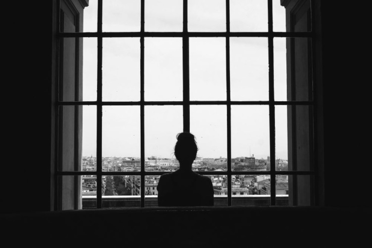 одиночество окно