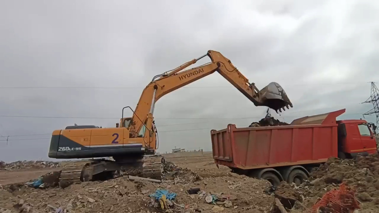 Гигантскую свалку в Астраханской области расчистят только к концу следующего лета