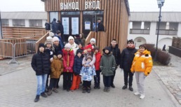 Губернатор Астраханской области дарит детям участников СВО новогодние подарки