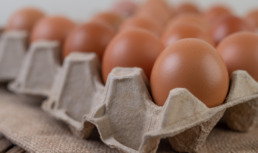 С завтрашнего дня яйца по доступным ценам можно будет купить в 14 точках Астрахани