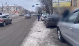 Астраханские полицейские разобрались со стихийной парковкой в центре города
