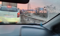 Астраханцы жалуются на большие ямы и пробки на Новом мосту