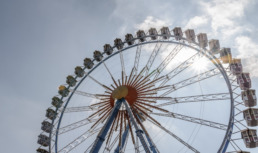 В парке Ессентуков установили 65-метровое колесо обозрения