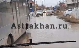 Арбат москва летом. Пешая улица арбат москва. Люди на улице города. Город нижний новгород большая покровская. Казань пешеходная улица баумана.