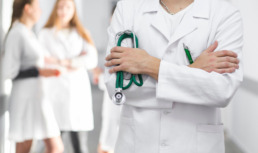 Астраханцам представили топ лучших вакансий для медицинских работников