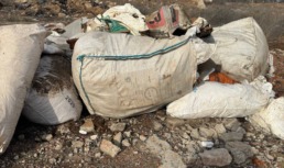 В Астраханской области с грузовика вновь нелегально скинули отходы