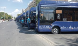 В Астрахани не хватает водителей и кондукторов на новые автобусы