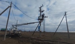 Сотрудники филиала «Россети Юг» борются с последствиями сильного ветра в Астраханской области