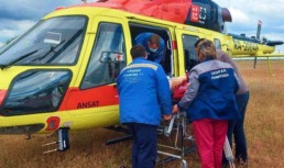 вертолет санавиации спасает детей