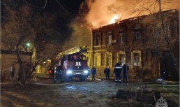 Сегодня ранним утром в Астрахани случился пожар на 400 «квадратов»