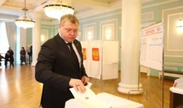 Астраханский губернатор отдал свой голос на выборах президента РФ