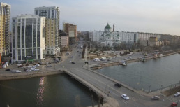 В Астрахани вновь начали понижать уровень воды в городских каналах