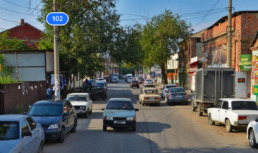 На очередной улице Астрахани запретили парковку